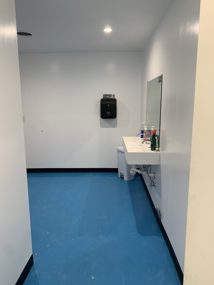 More Photos Of 9313 N Dort Hwy, Mount Morris General Retail For Sale