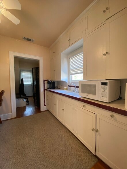 More Photos Of 306 S Tennessee St, McKinney Office For Lease