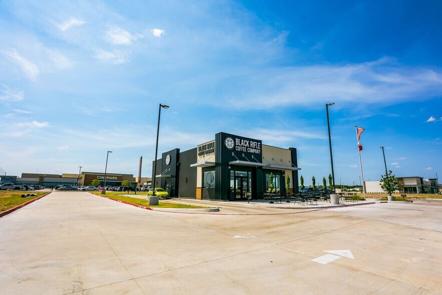 More Photos Of NWQ of I-35 S. and W. Loop 340/Highway 6, Waco Land For Lease