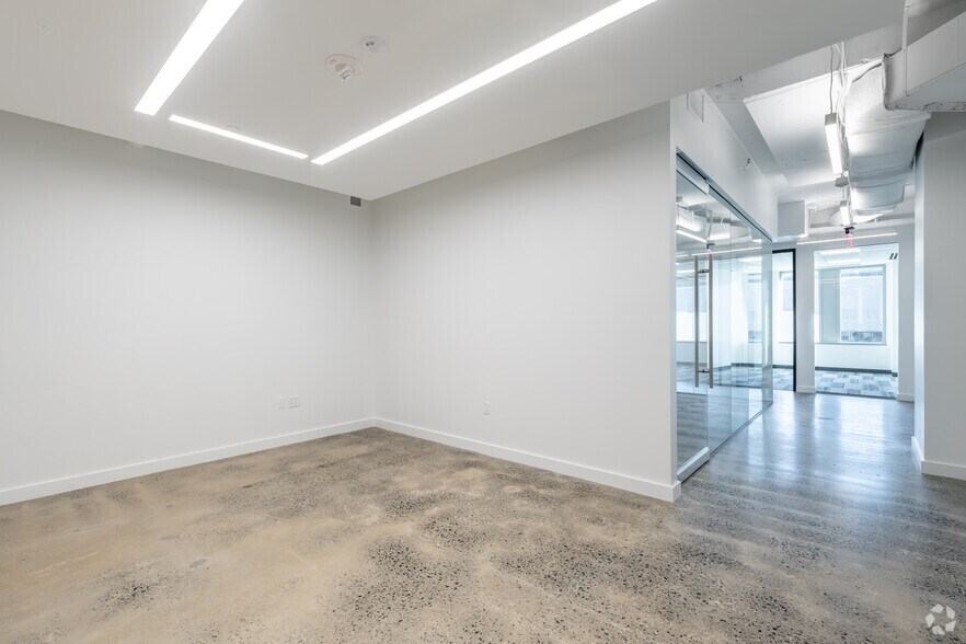 More Photos Of 950 F St NW, Washington Office For Lease
