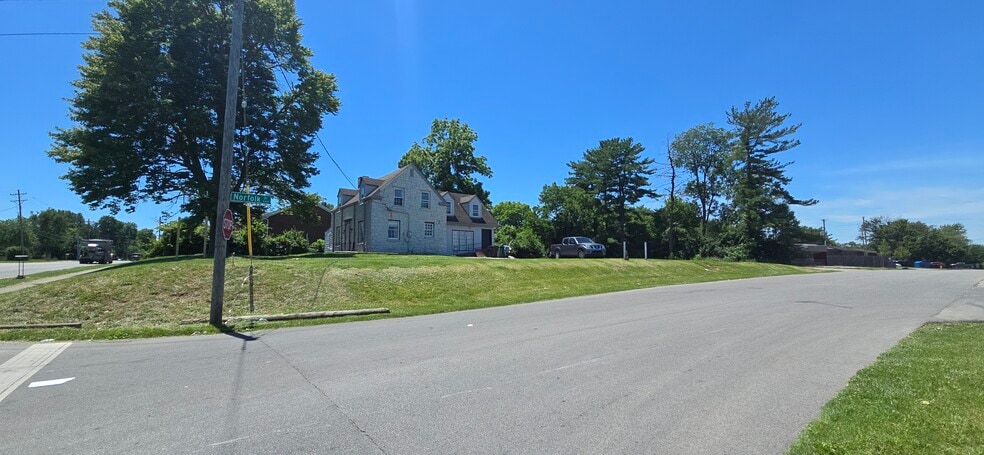 More Photos Of 4502 Fegenbush Ln, Louisville Specialty For Sale