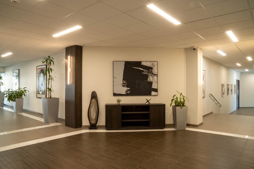 More Photos Of 12000 Westheimer Rd, Houston Office For Lease