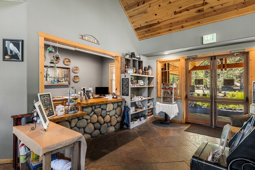 More Photos Of 985 Whitehawk Dr, Clio Hotel For Sale