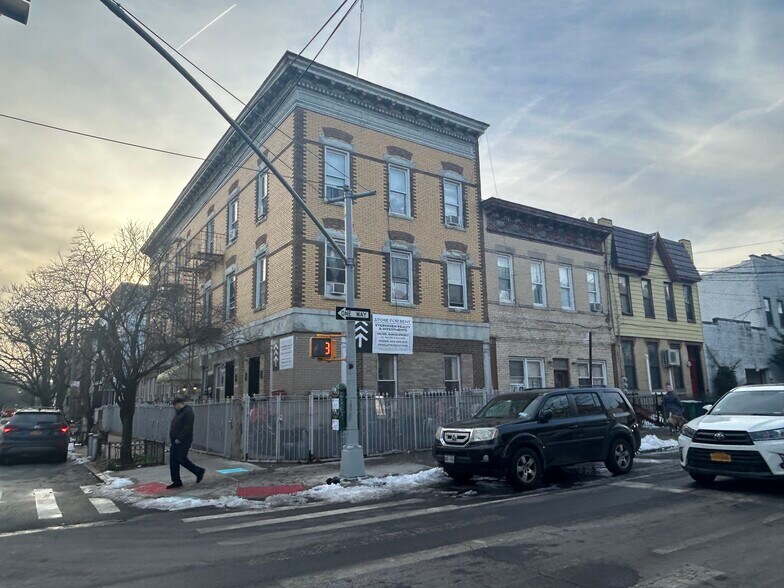 Primary Photo Of 590 Onderdonk Ave, Ridgewood Storefront Retail Residential For Lease