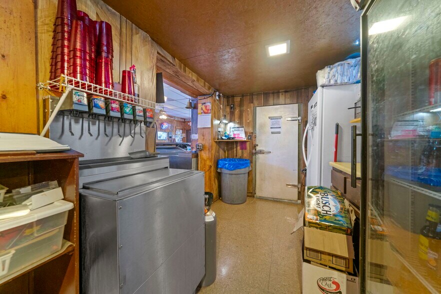 More Photos Of 208 N Walnut St, Stillman Valley General Retail For Sale