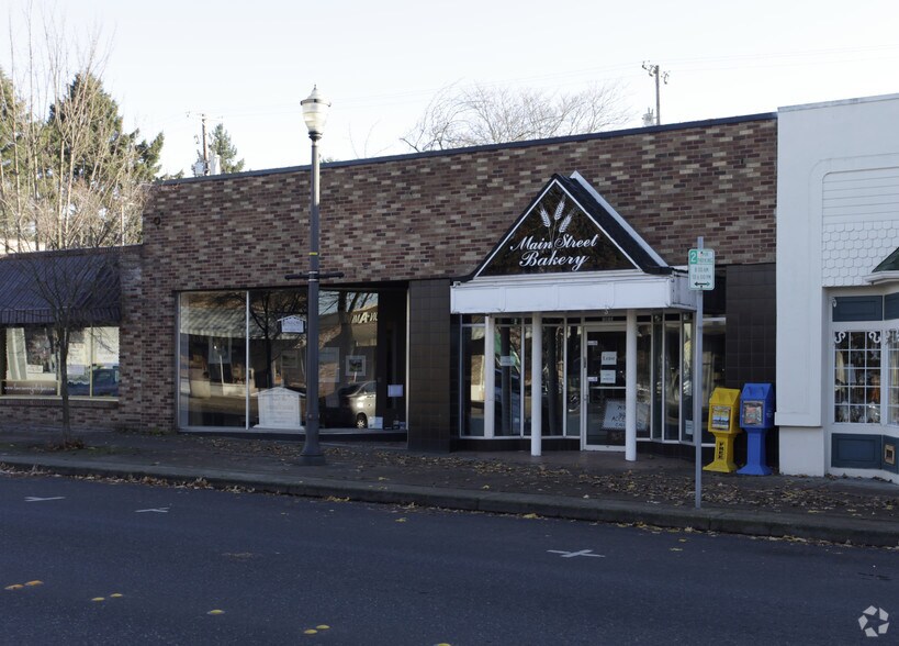 More Photos Of 1915-1917 Main St, Vancouver Storefront For Lease