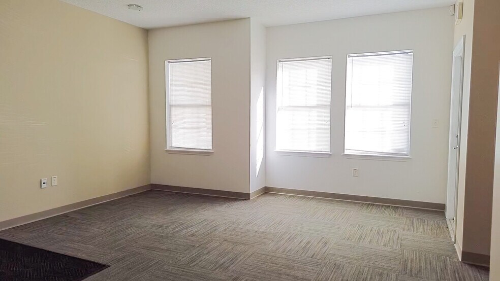 More Photos Of 13453 N Main St, Jacksonville Medical For Lease