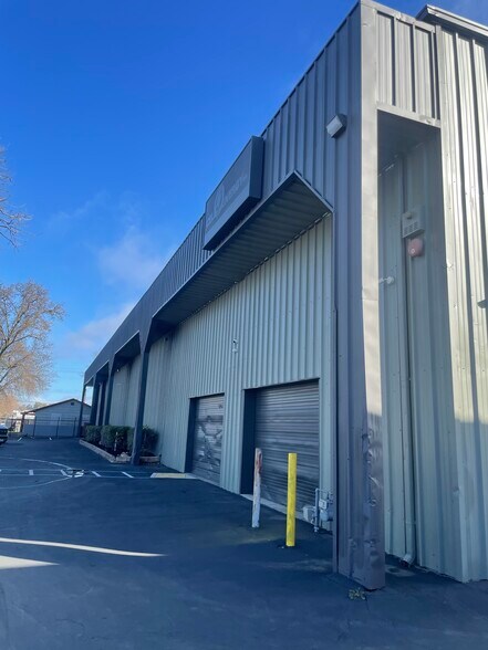 More Photos Of 3904 Winters St, Sacramento Warehouse For Lease