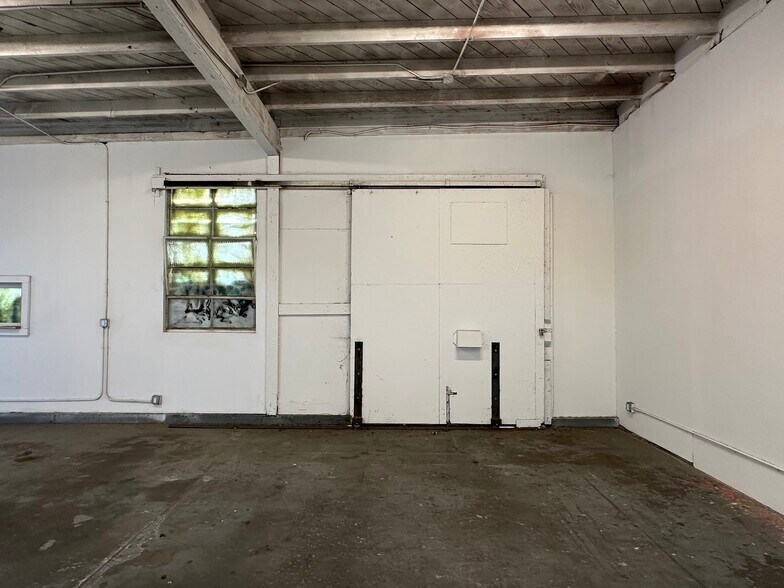 More Photos Of 2315-2325 Jesse St, Los Angeles Warehouse For Sale