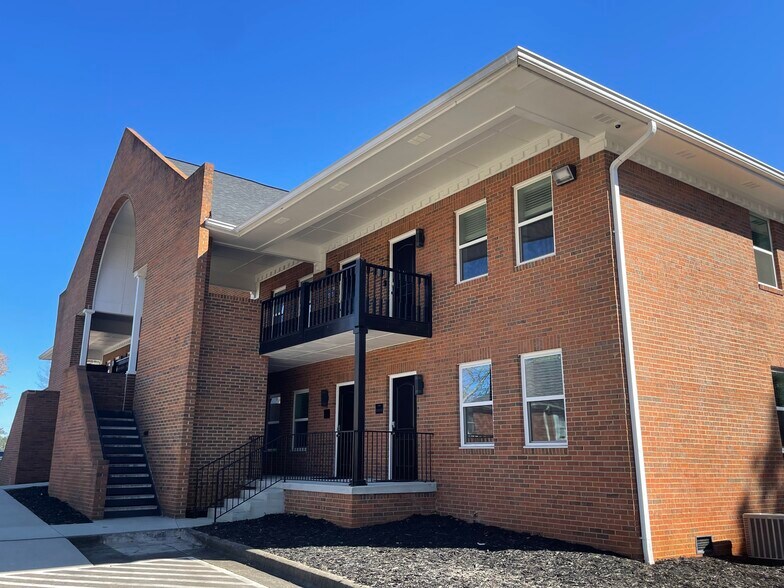 More Photos Of 615 Colonial Park Dr, Roswell Loft Creative Space For Lease