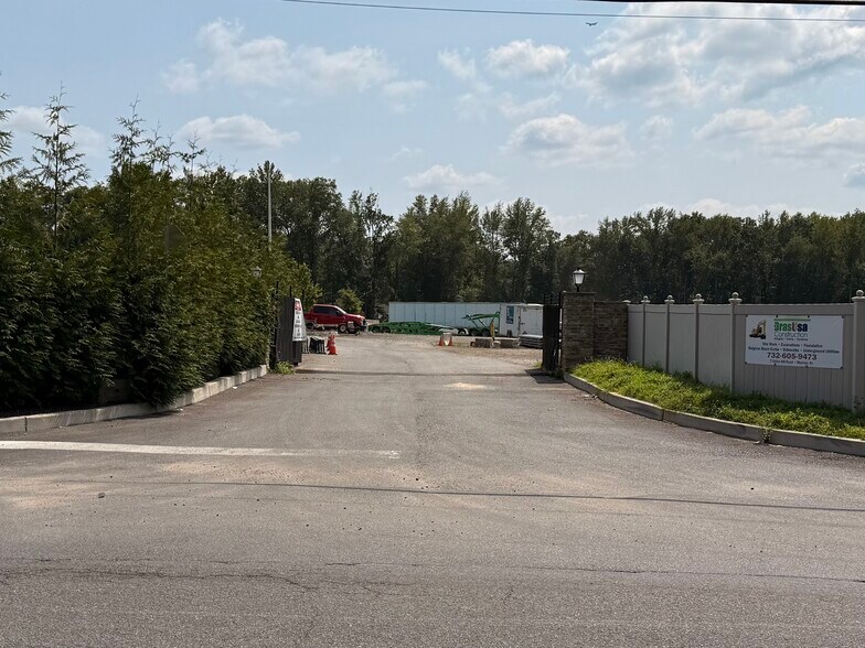 More Photos Of 7 Union Hill Rd, Monroe Township Warehouse For Lease