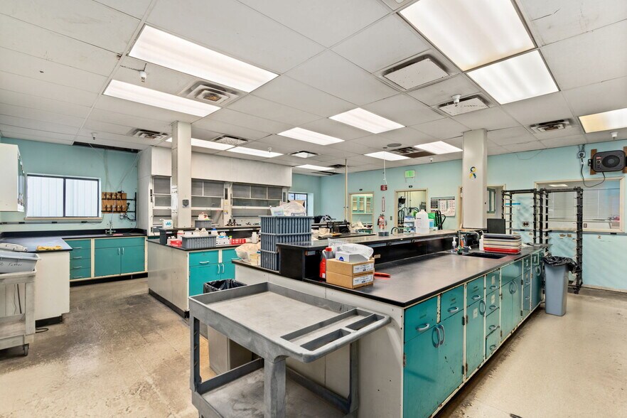 More Photos Of 225 Commerce Dr, Fort Collins Warehouse For Sale