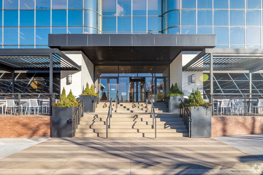 More Photos Of 950 S Cherry St, Denver Office For Lease