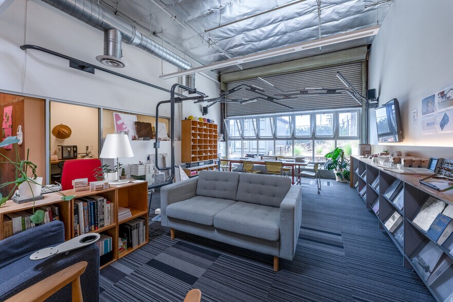 More Photos Of 2212 Main St, San Diego Industrial For Lease