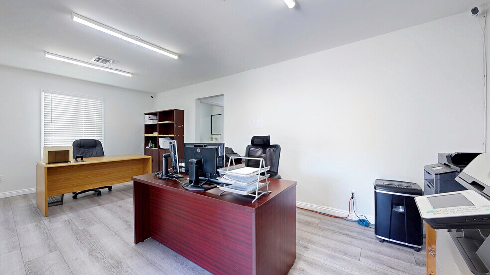 More Photos Of 6851 Foothill Blvd, Tujunga Office Residential For Sale