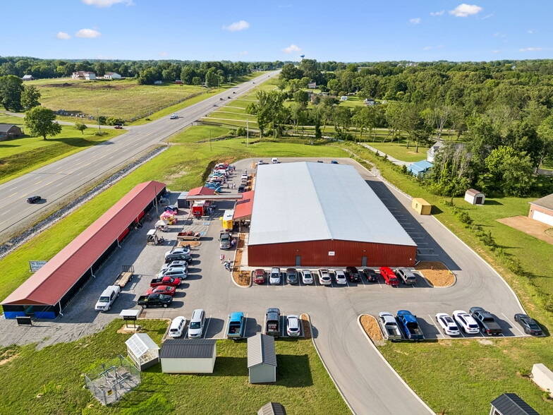 More Photos Of 4070 Old Highway 431, Greenbrier Freestanding For Sale