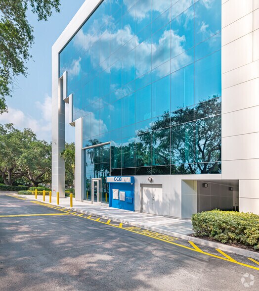 More Photos Of 4601 Sheridan St, Hollywood Office For Lease