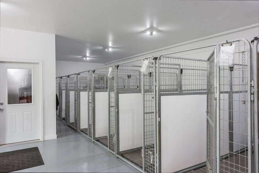 More Photos Of 27 S 100 W, Valparaiso Veterinarian Kennel For Sale