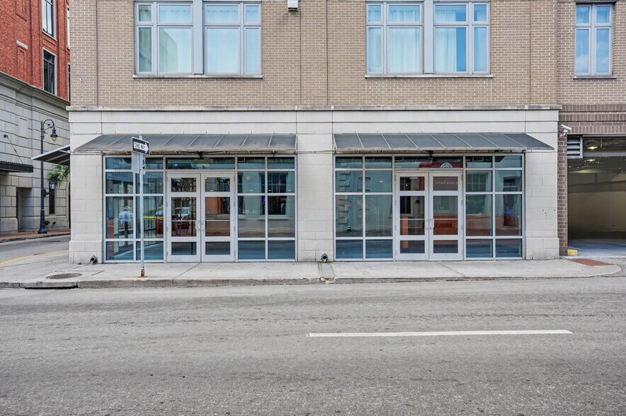 More Photos Of 110 W Bryan St, Savannah Freestanding For Lease