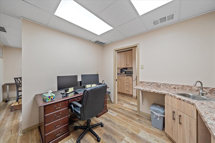More Photos Of 1872 Tamiami Trl S, Venice Office For Sale