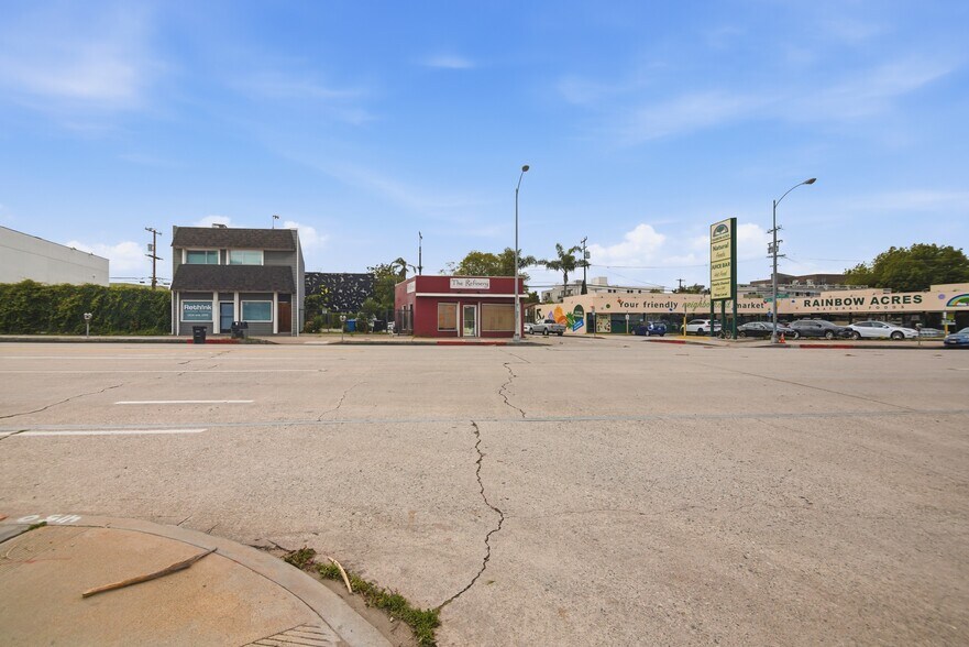 More Photos Of 13122 W Washington Blvd, Los Angeles Freestanding For Sale