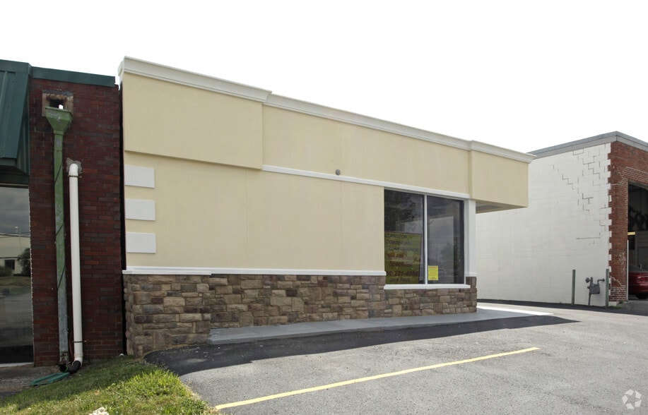 More Photos Of 1114 Industry Rd, Lexington Light Distribution For Lease