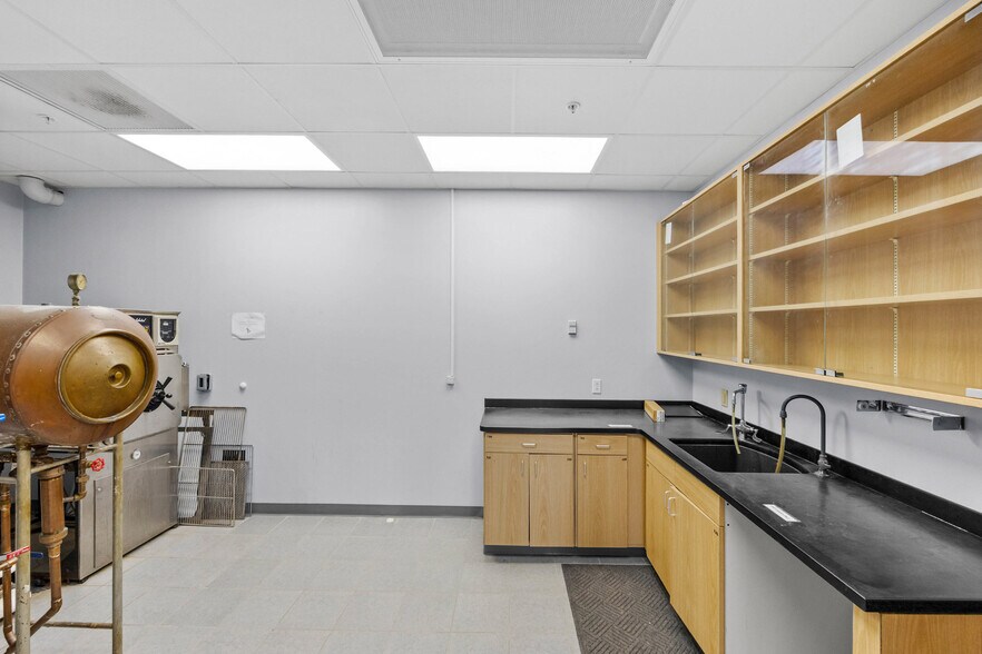 More Photos Of 294 Gambee Rd, Geneva Warehouse For Sale