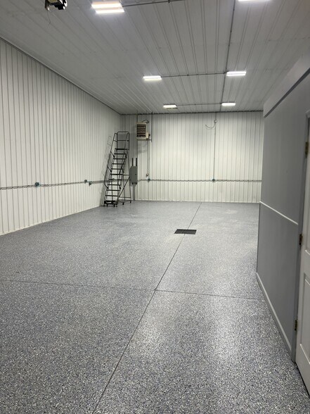 More Photos Of 2341A-C Copper Ct, Lockport Warehouse For Lease