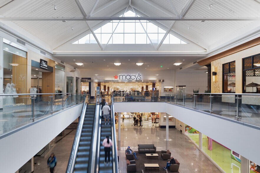 More Photos Of 40820 Winchester Rd, Temecula General Retail For Lease