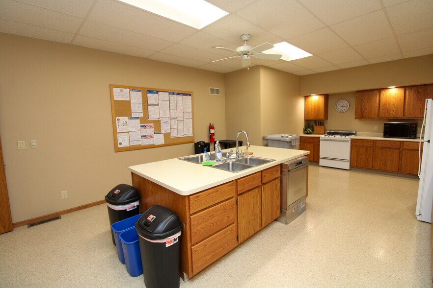 More Photos Of 100 E 3rd St, Galva Office For Sale