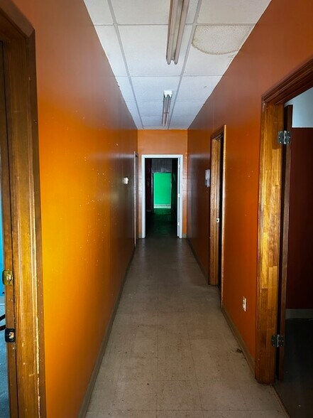 More Photos Of 2770 N Douglass St, Malden Storefront Retail Office For Sale