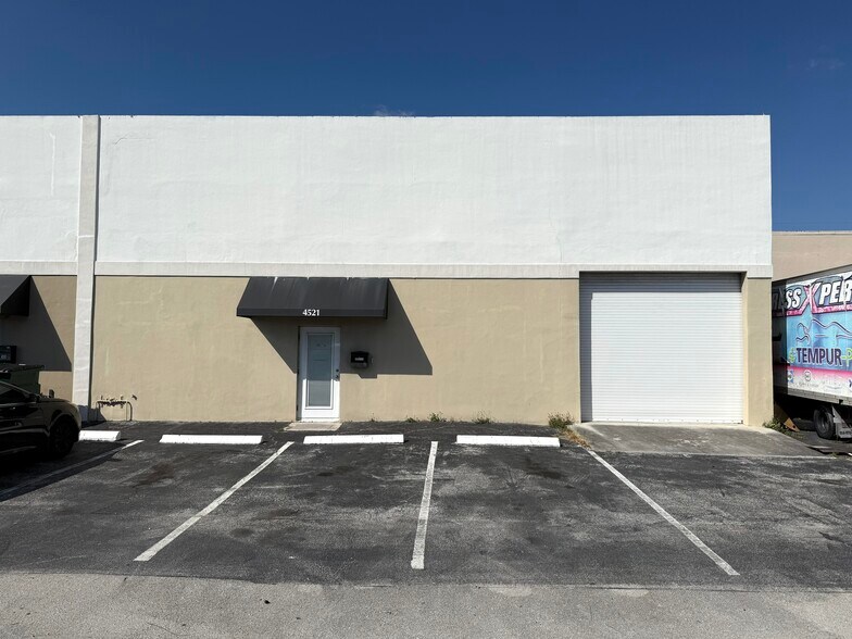 Primary Photo Of 4521 NE 5th Ter, Fort Lauderdale Manufacturing For Lease
