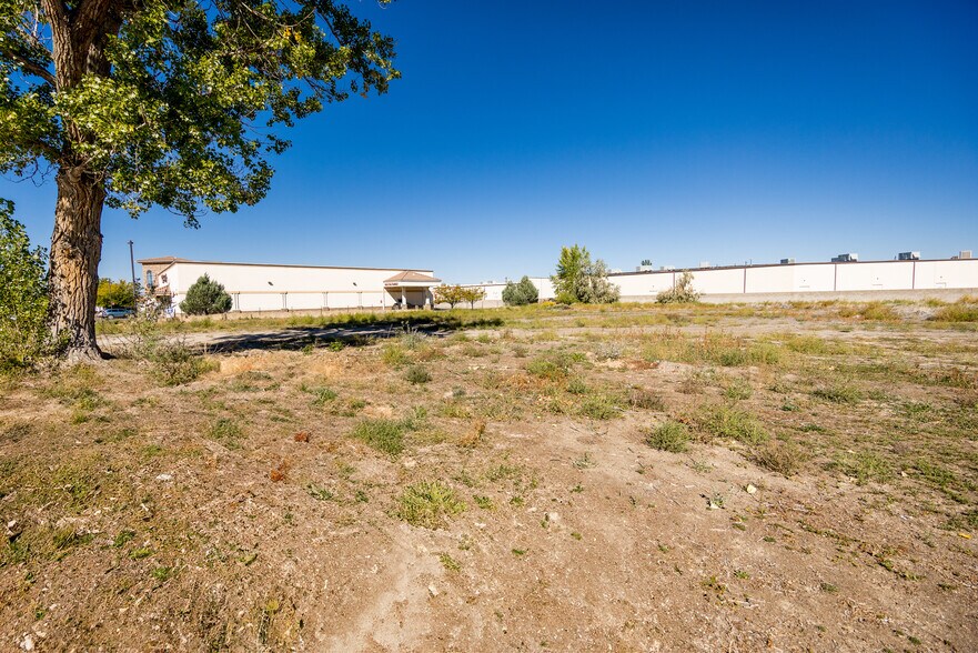 More Photos Of 1595 E Oak Grove Rd, Montrose Land For Sale