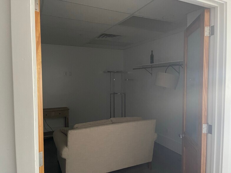 More Photos Of 3617 Perkins Rd, Baton Rouge General Retail For Sale