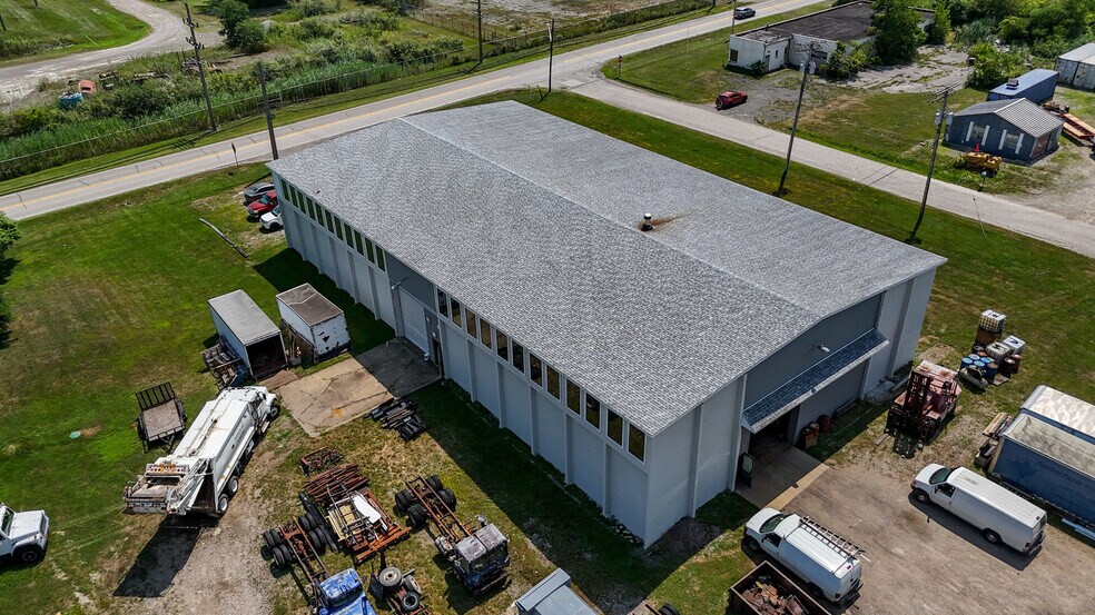 More Photos Of 237 State Rd, Ashtabula Manufacturing For Sale