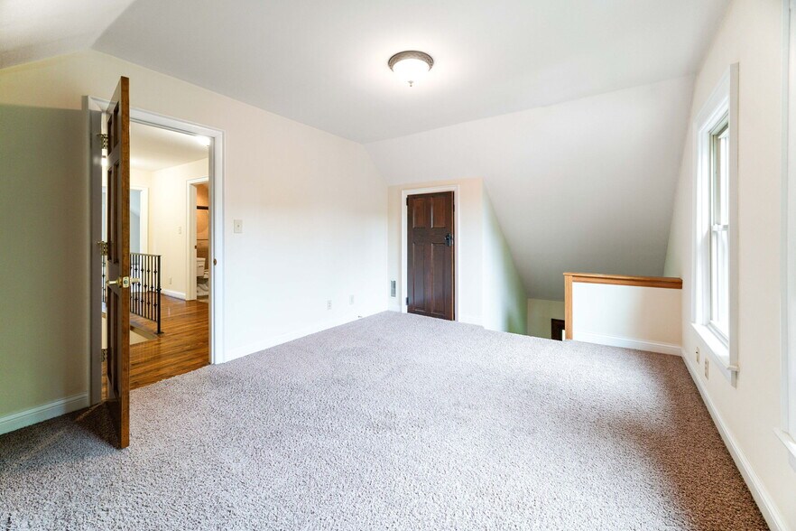 More Photos Of 153 S 17th St, Columbus Multifamily For Sale