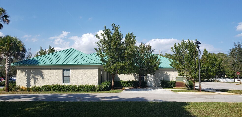 More Photos Of 2651 20th St, Vero Beach Medical For Sale