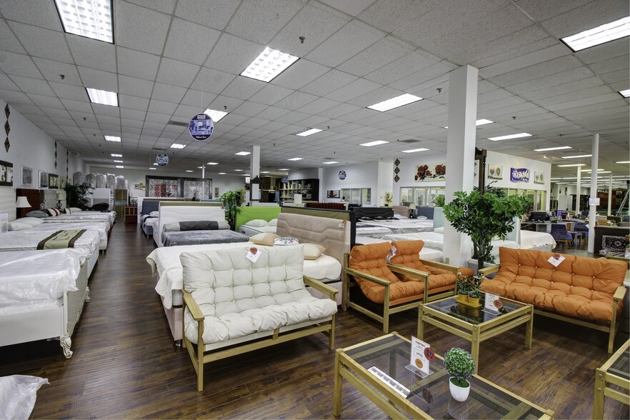 More Photos Of 3226 Hillcroft St, Houston Freestanding For Sale