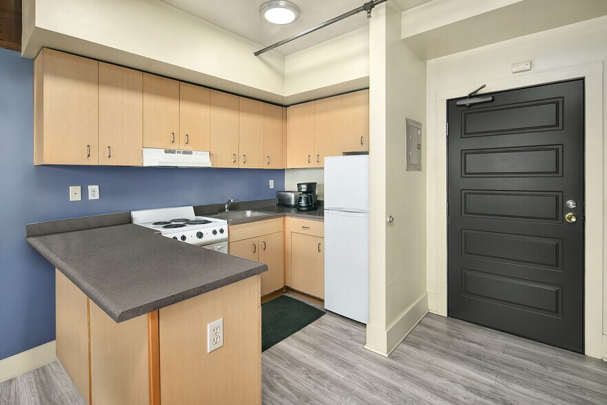 More Photos Of 212-216 Alaskan Way S, Seattle Apartments For Sale