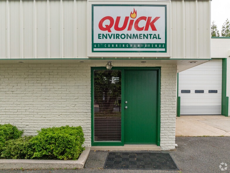 More Photos Of 61 Cunningham Ave, Hamilton Light Manufacturing For Sale