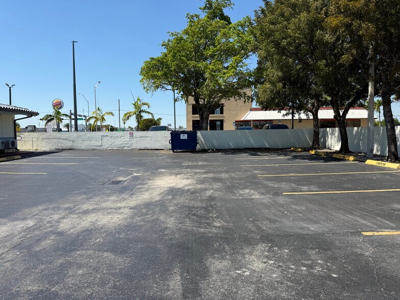 More Photos Of 9611 SW 40th St, Miami Medical For Sale