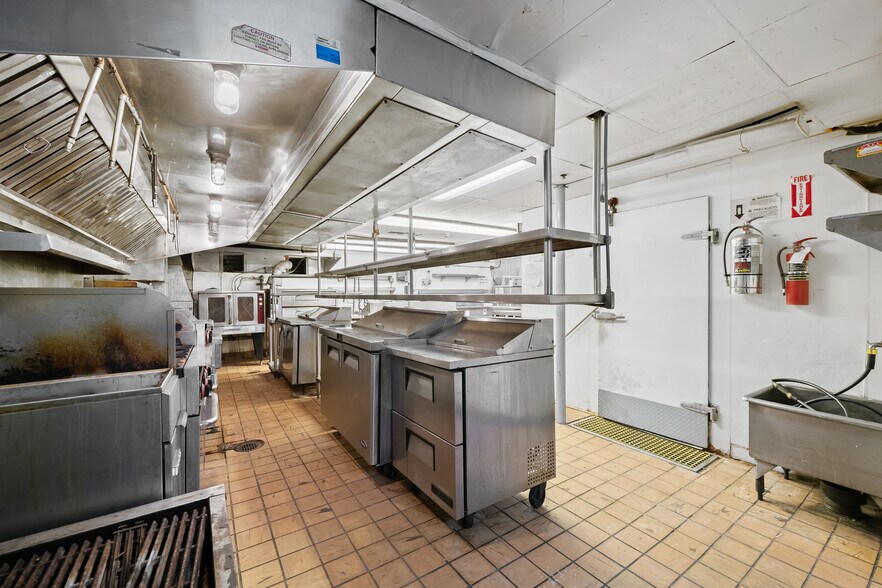 More Photos Of 66-68 W Flagler St, Miami Loft Creative Space For Sale