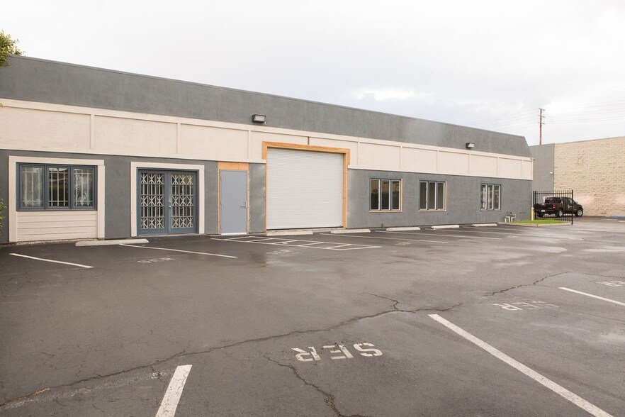 More Photos Of 1231-1241 E Warner Ave, Santa Ana Distribution For Lease