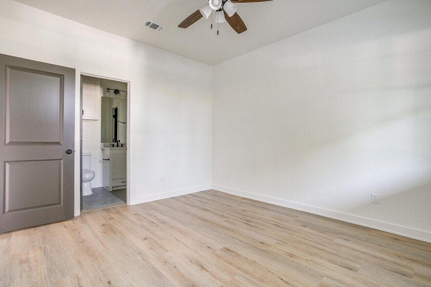 More Photos Of 3108 Frazier Ave, Fort Worth Multifamily For Sale