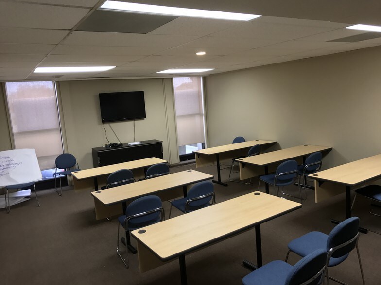 More Photos Of 1545 N Texas St, Fairfield Coworking Space