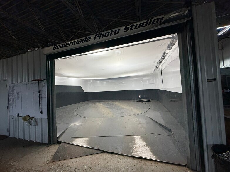 More Photos Of 1633 Pearl Rd, Brunswick Auto Dealership For Sale