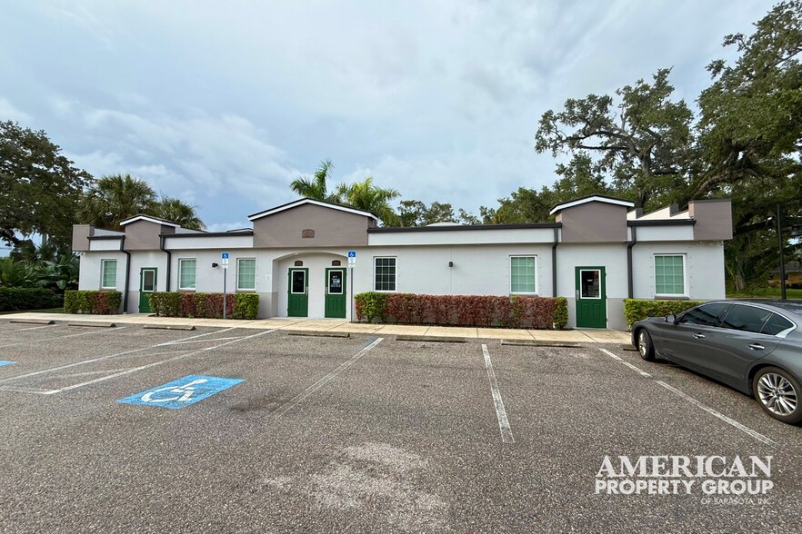 More Photos Of 607 Manatee Ave E, Bradenton Medical For Lease