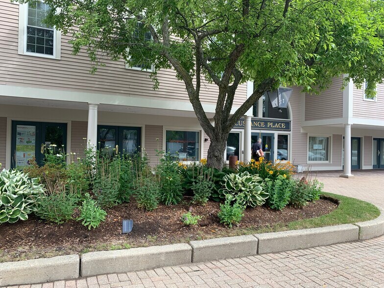 More Photos Of 74-76 Bedford St, Lexington Office For Sale