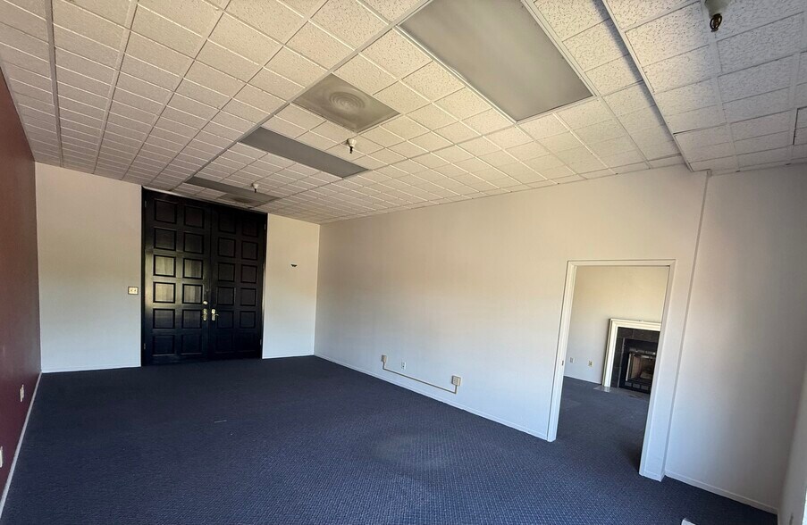 More Photos Of 1420 W Kettleman Ln, Lodi Unknown For Lease