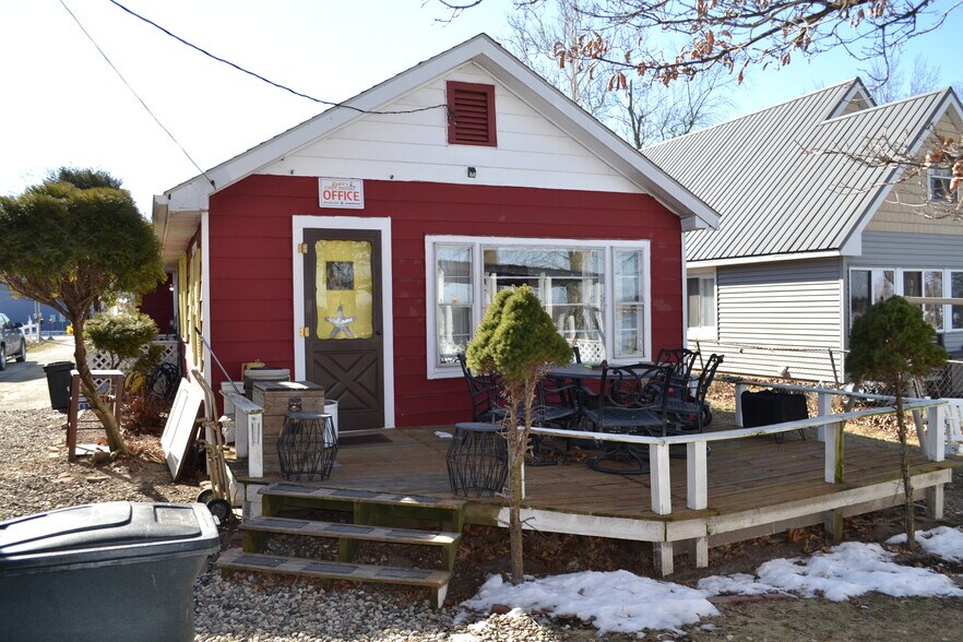 More Photos Of 4945 E Indiana Beach Rd, Monticello Marina For Sale